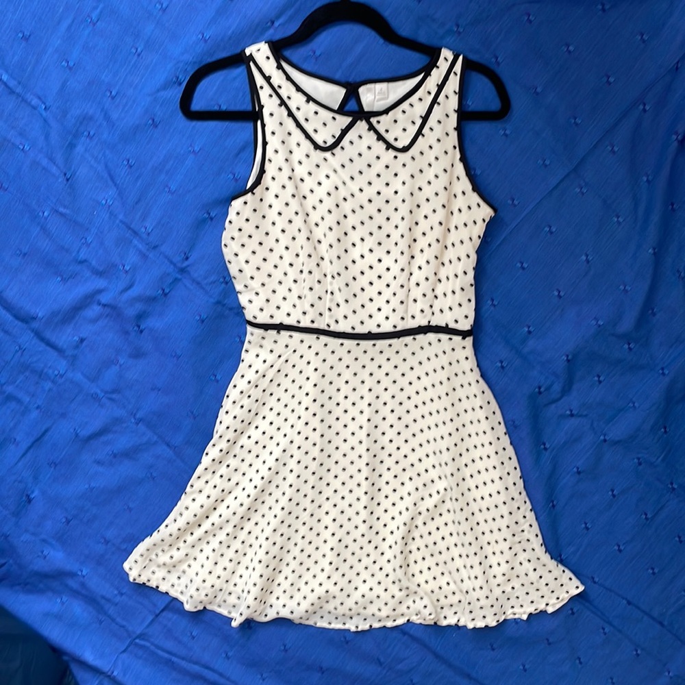 Size 6 Lauren Conrad Dress. Cream with Black PolkaDots. Lined. Side Zipper.